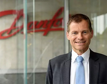 高層情報(bào)丨丹佛斯新任CEO，有點(diǎn)意思